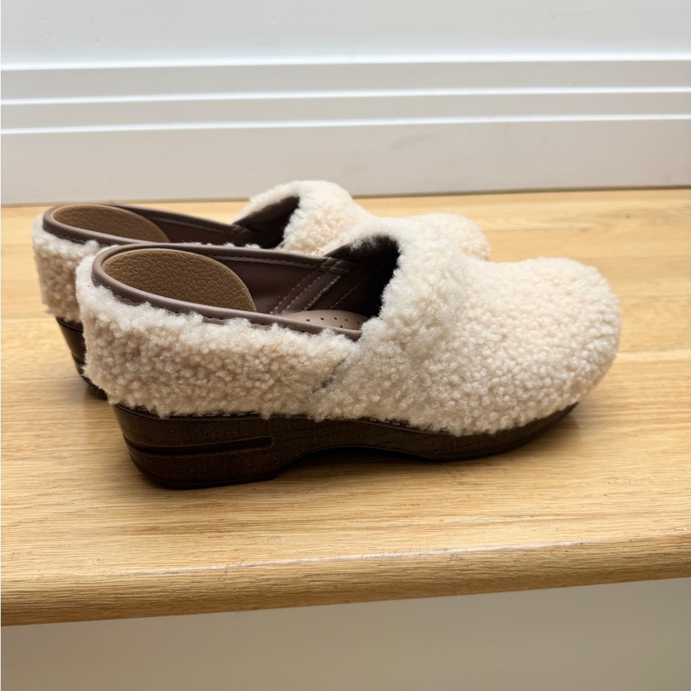 DANSKO | Professional Clog in Shearling